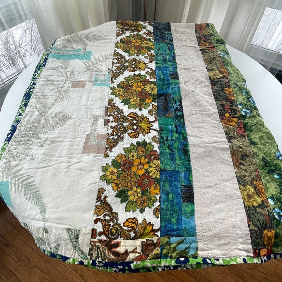 Vintage 70s reversible quilt, striped and floral patchwork, minor wear, twin - Picture 7 of 11